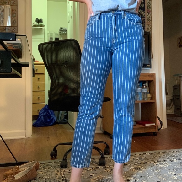 American Eagle high rise pin stripe mom jeans - Picture 1 of 4